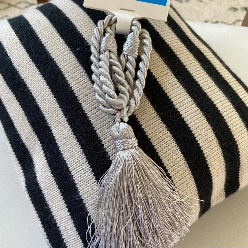 Room Essentials Gray Tassel 18